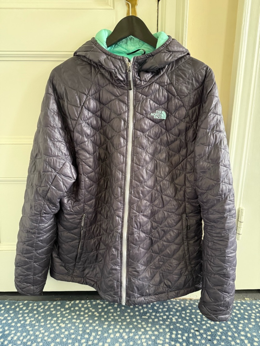 The North Face Women’s Lightweight Puffer Jacket Medium Navy Insulated Coat XL